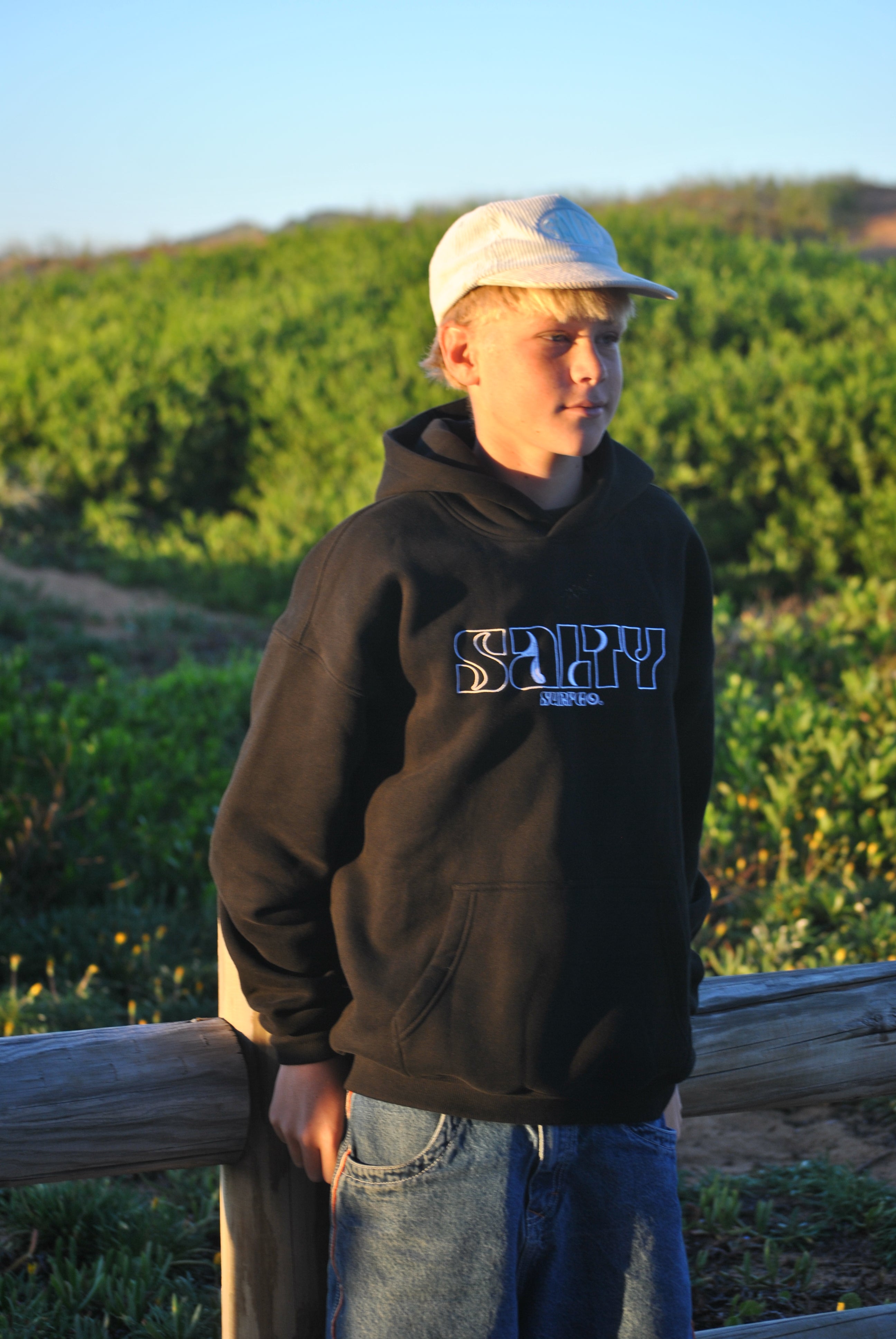 Saltysurfco. Coastal hoodie turtle {black}